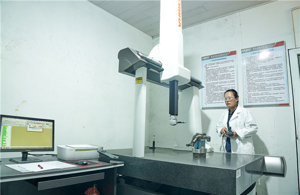 00101041jpg- Coordinate Measuring Machine(CMM)